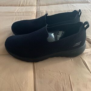 Sketchers Black Go Walk Joy Women